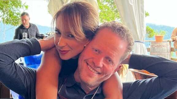 Alexandra Fuentes le hace una broma a su esposo David Bernier