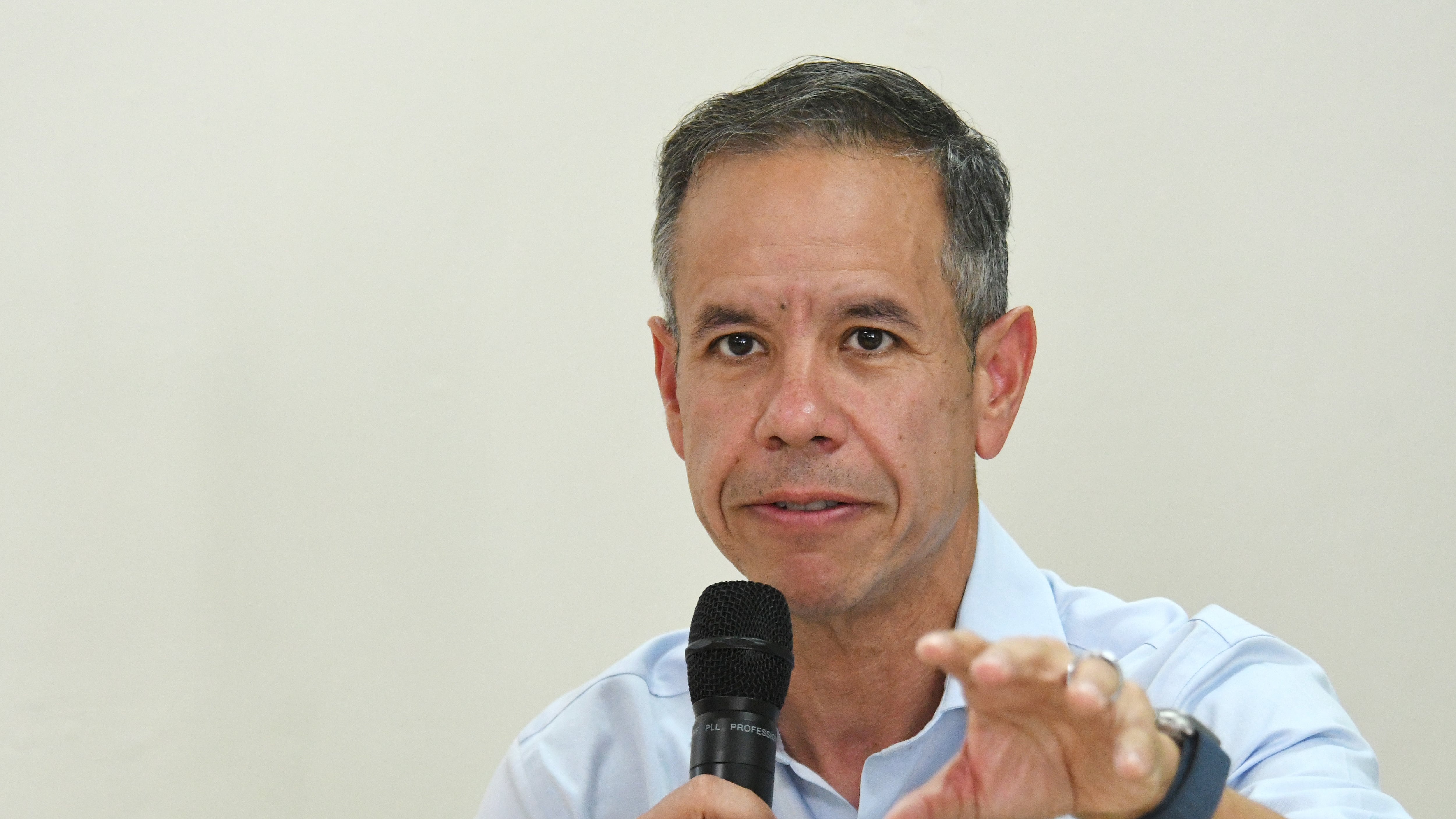 Miguel Romero, alcalde de San Juan . Foro sobre el sinhogarismo