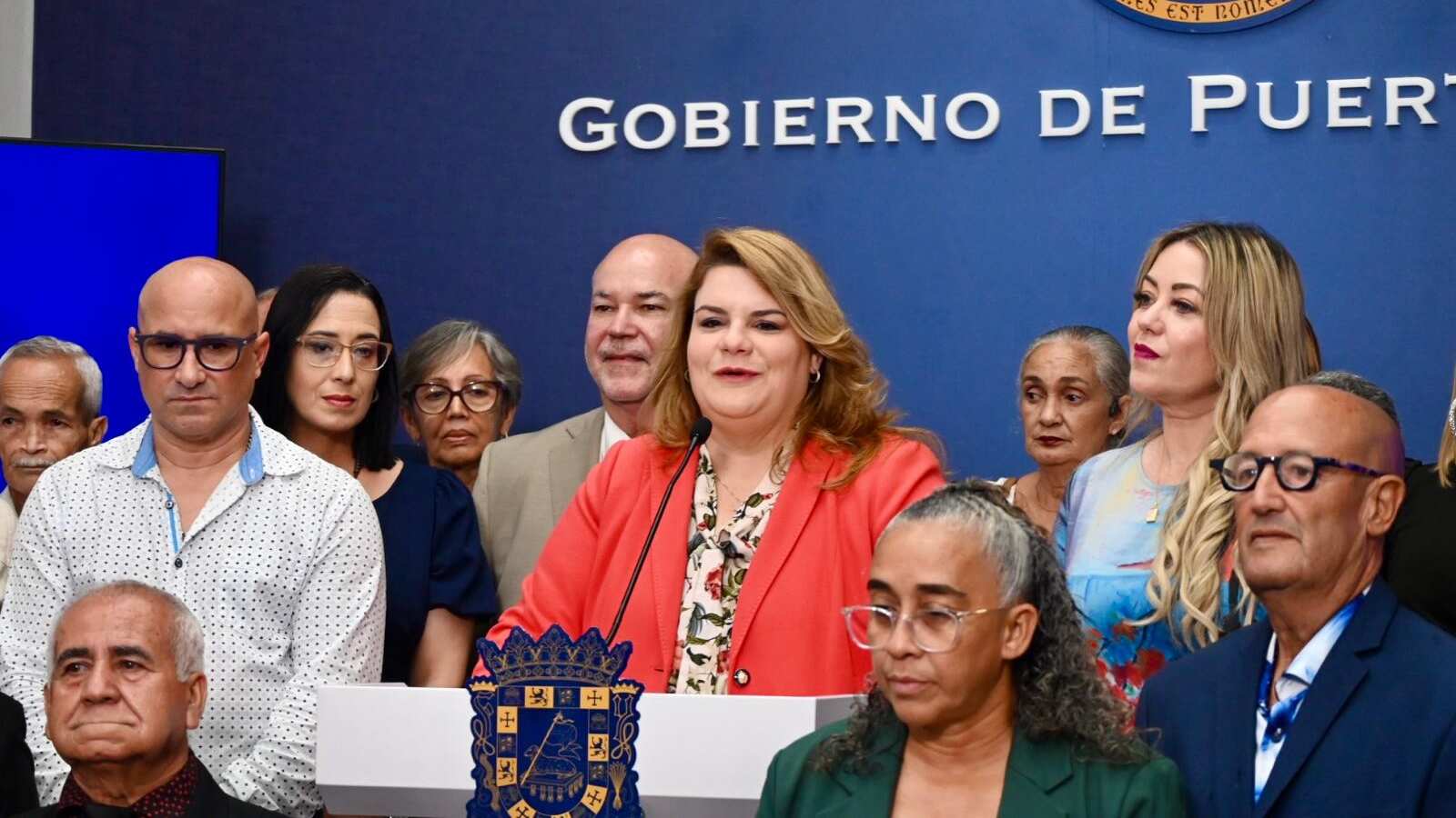 La gobernadora en conferencia de prensa en La Fortaleza.