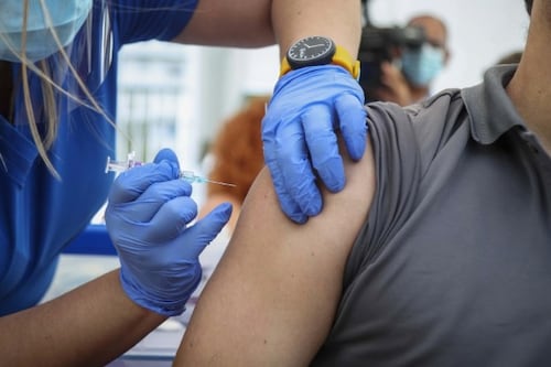 Estos son los 15 centros de vacunación contra COVID abiertos este sábado