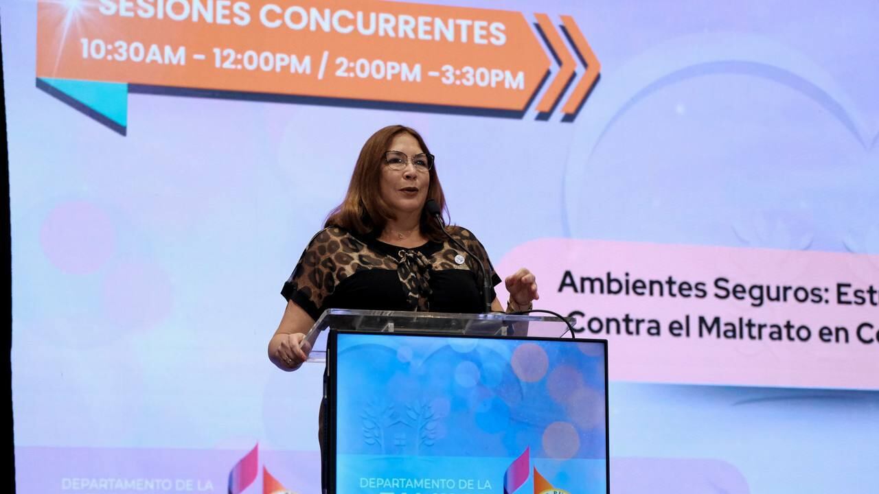 secretaria de la Familia, Ciení Rodríguez Troche.