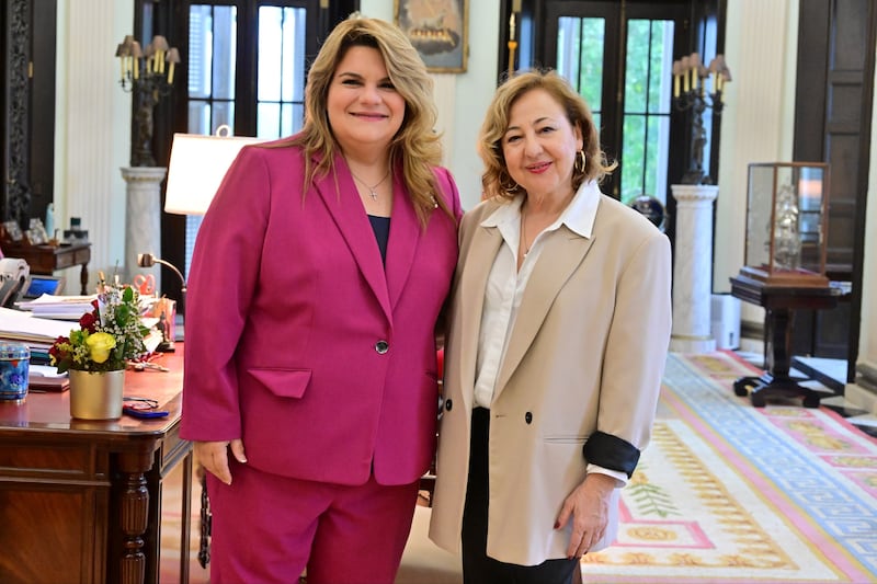 La gobernadora de la isla junto a la actriz Carmen Machi.