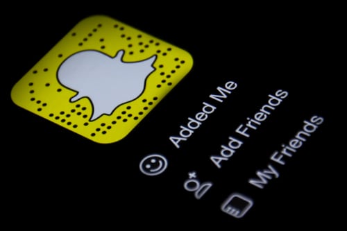 Adolescentes mueren por consumir drogas adulteradas que compraron a través de Snapchat