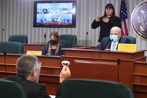 Aprueban medida para cesar contrato entre AEE y LUMA