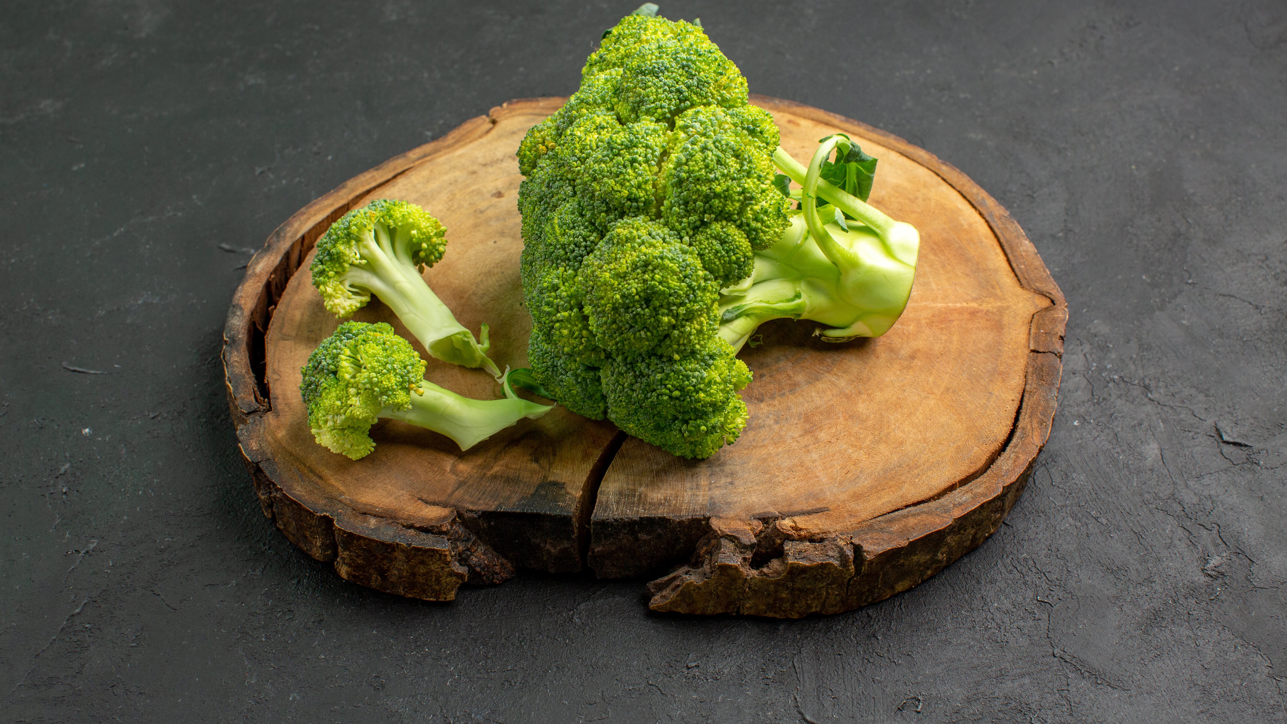 Popular en la vida cotidiana de muchas personas, el brócoli es una verdura más rica en nutrientes de lo que se piensa. Foto: Freepik.