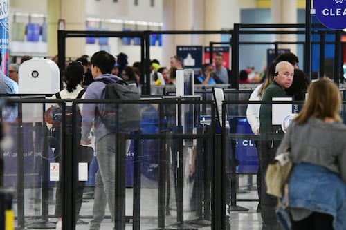 Aumentan espacios de autoservicio para compra de alimentos en el Aeropuerto Luis Muñoz Marín