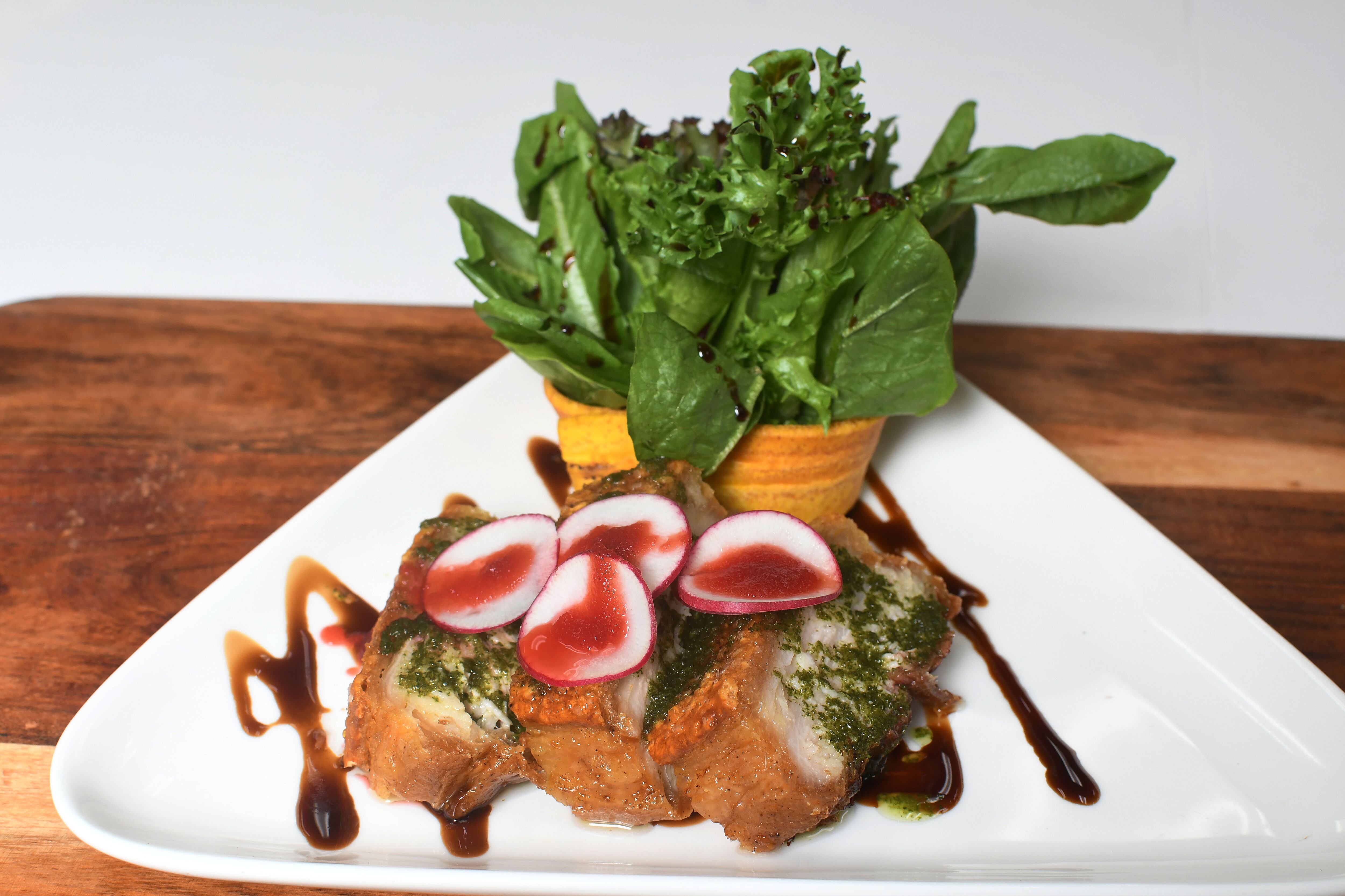 Chef Luis Diaz, cochinillo y otros platos. Metro PR 4 de octubre de 2024