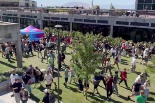 Video muestra a Charlie Kirk poco antes del atentado en un evento en EEUU