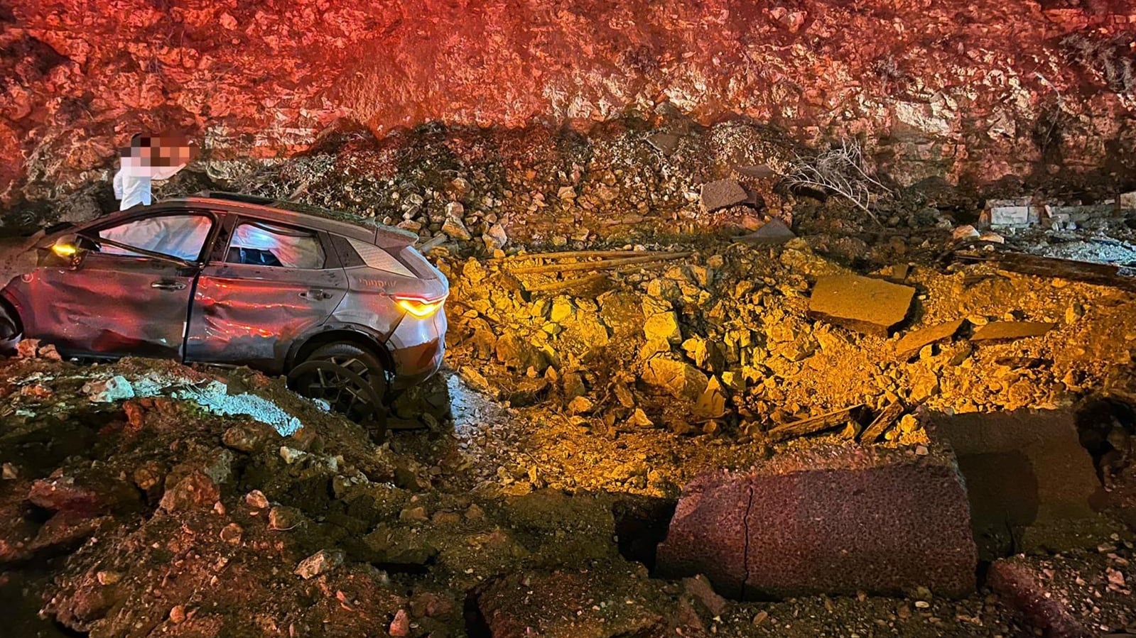 Misil impacta carretera en Jerusalén y deja heridos en medio de escalada regional