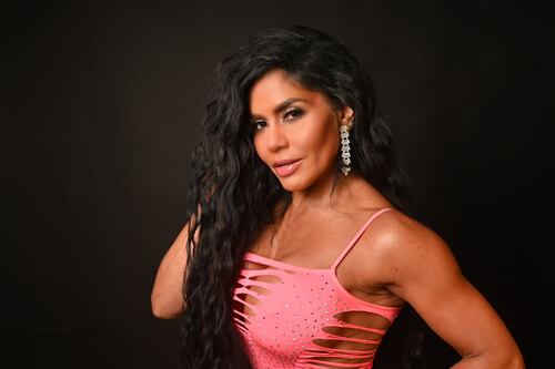 ¡Tremendo susto! Maripily Rivera casi se cae durante transmisión en vivo