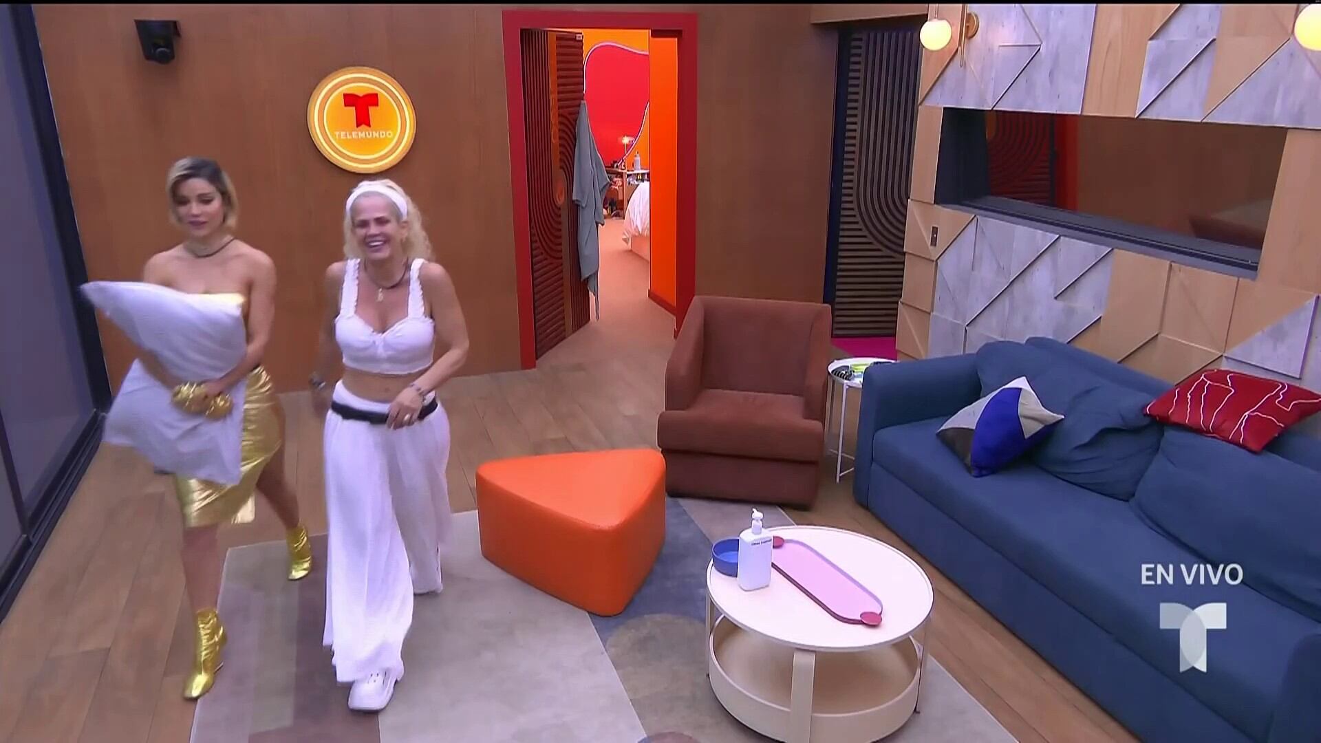 Aleska envía a Niurka Marcos a Fuego.