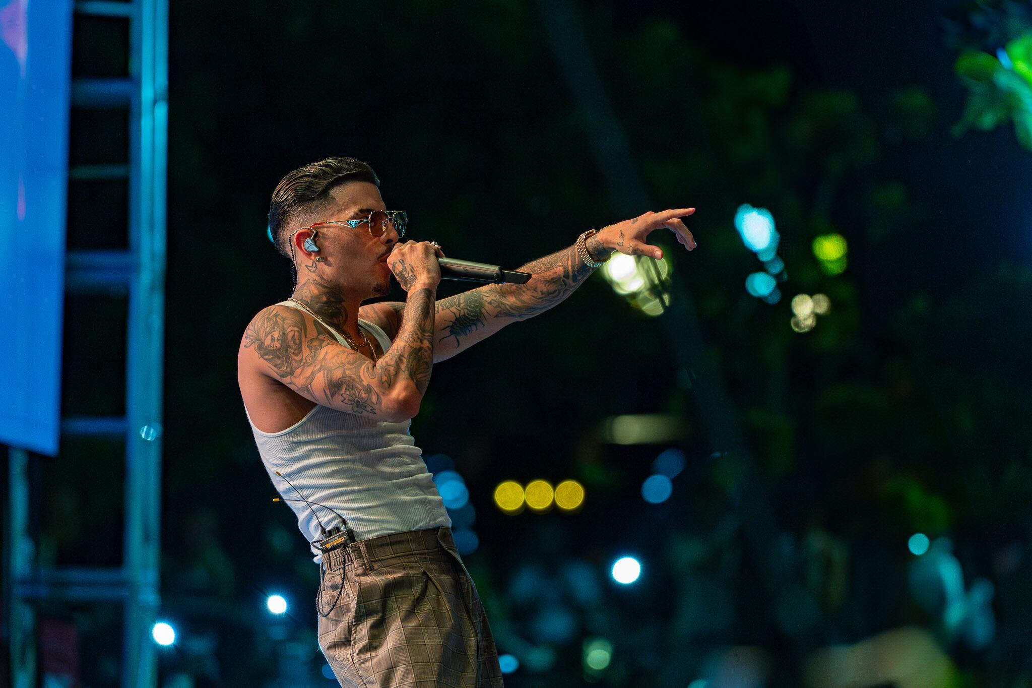 Concierto gratis de Rauw Alejandro en la Plaza del Quinto Centenario del Viejo San JUan.