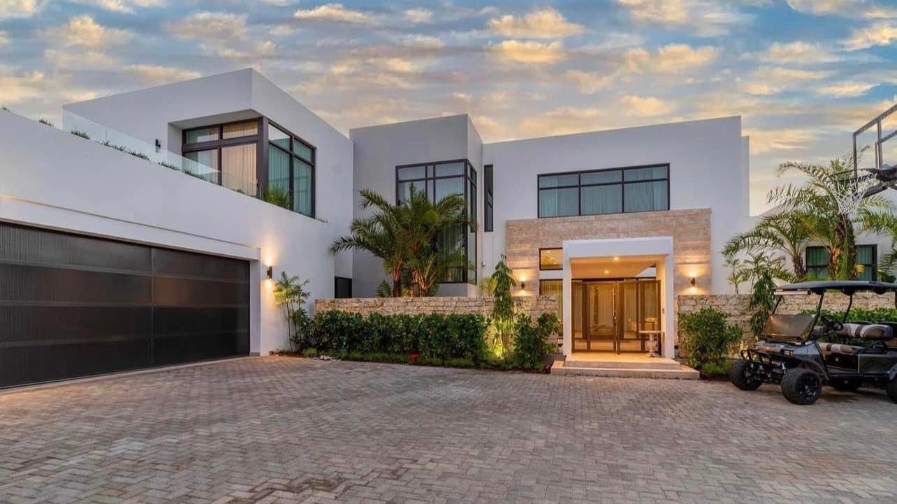 Lujosa casa en Dorado, que era de Yadier Molina, fue vendida a Jake Paul.