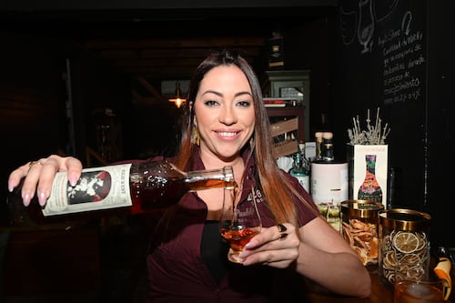 Pa’l Pueblo cambia la conversación del whisky en Cayey