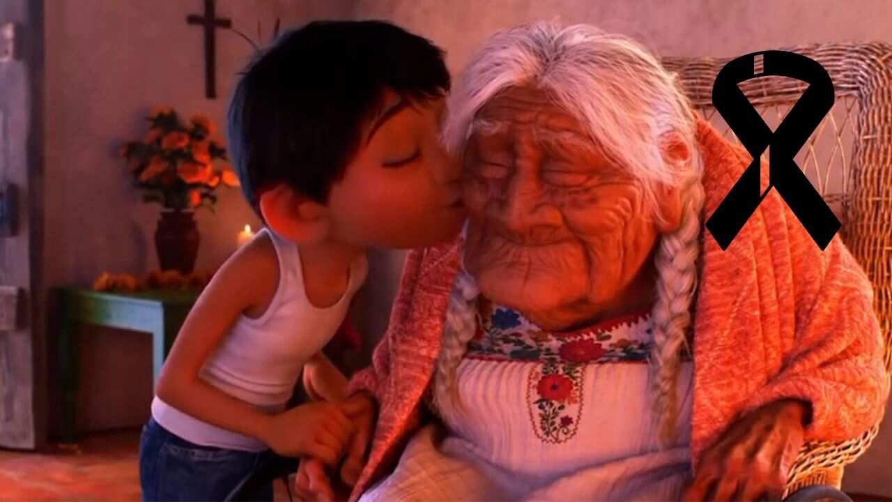 En redes sociales se anunció la muerte de la actriz que dio voz a la abuela 'Elena' en la película 'Coco'.