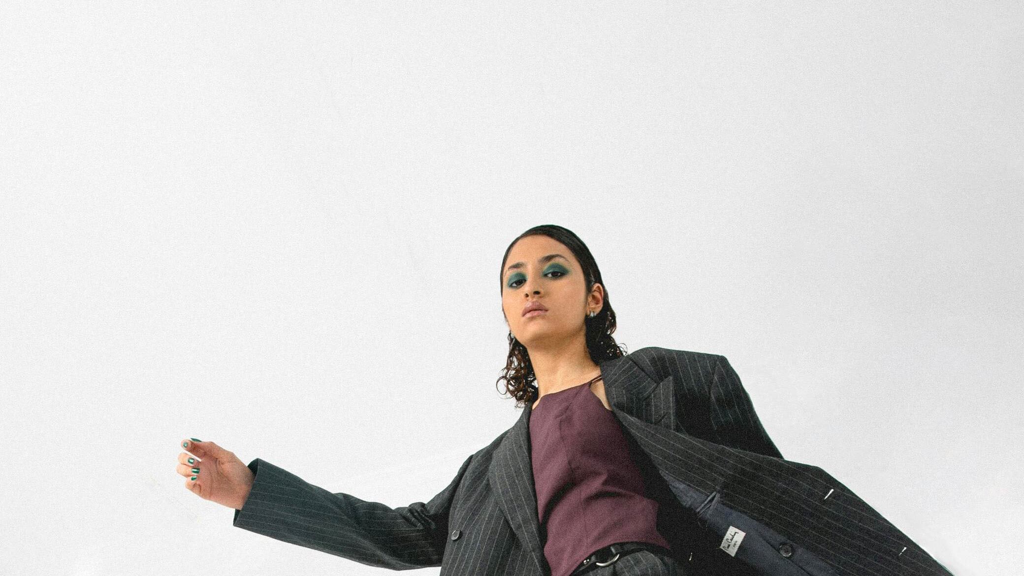 Prendas básicas que puedes cazar en descuentos