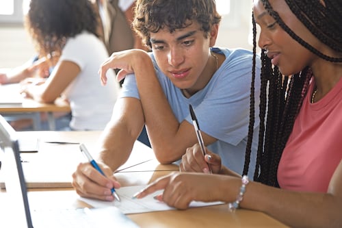Detallan claves para fortalecer la adolescencia en Puerto Rico