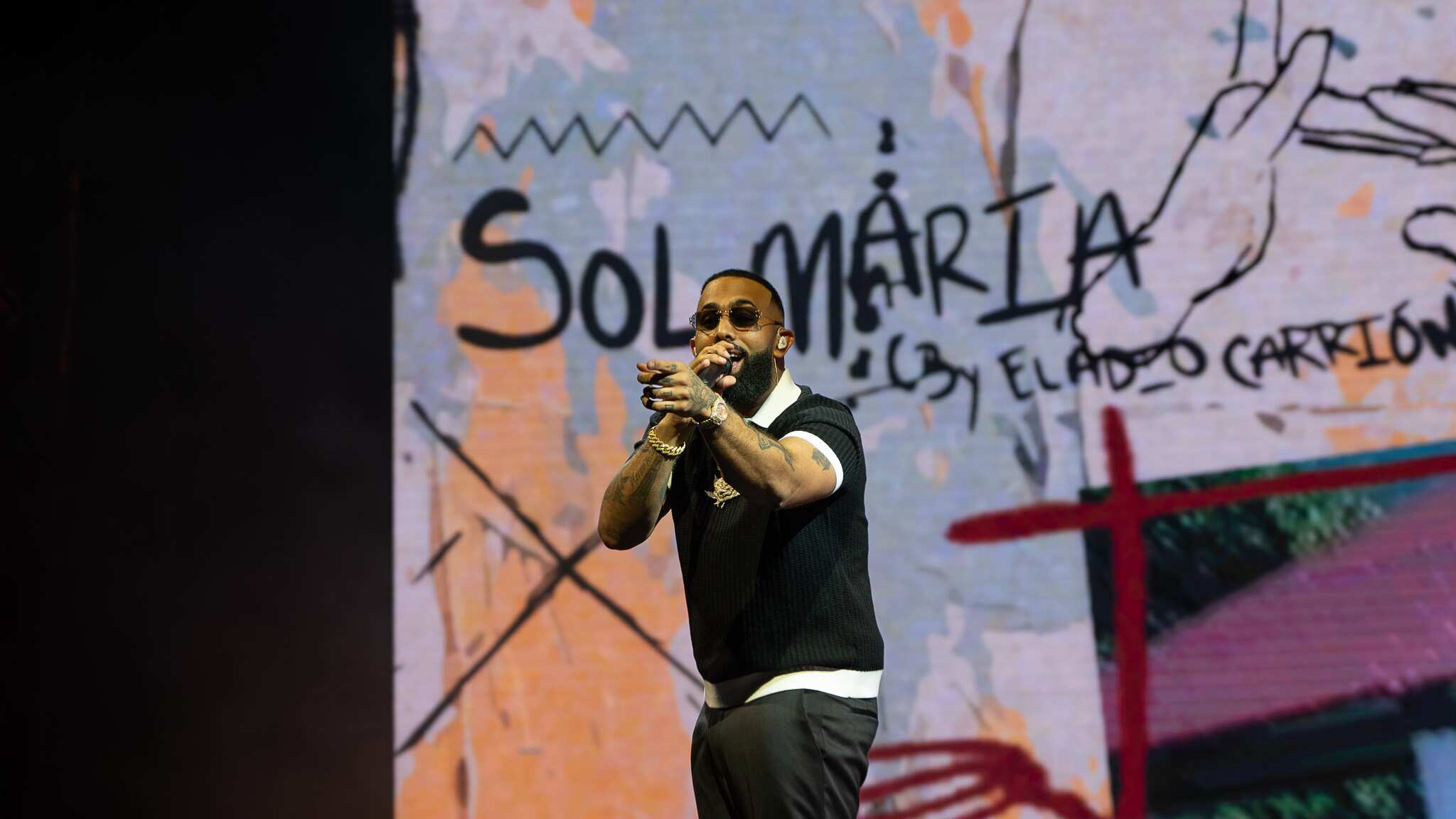 Eladio Carrión en el Coliseo de Puerto Rico.