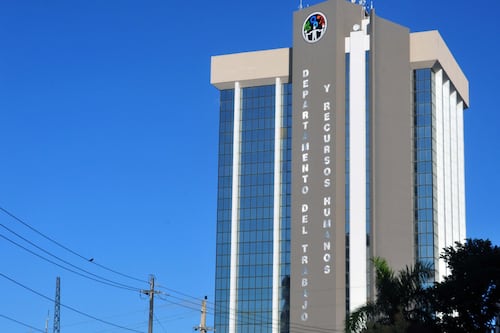 Estabilidad en el desempleo y crecimiento en salud, educación y turismo, revelan datos del Departamento del Trabajo