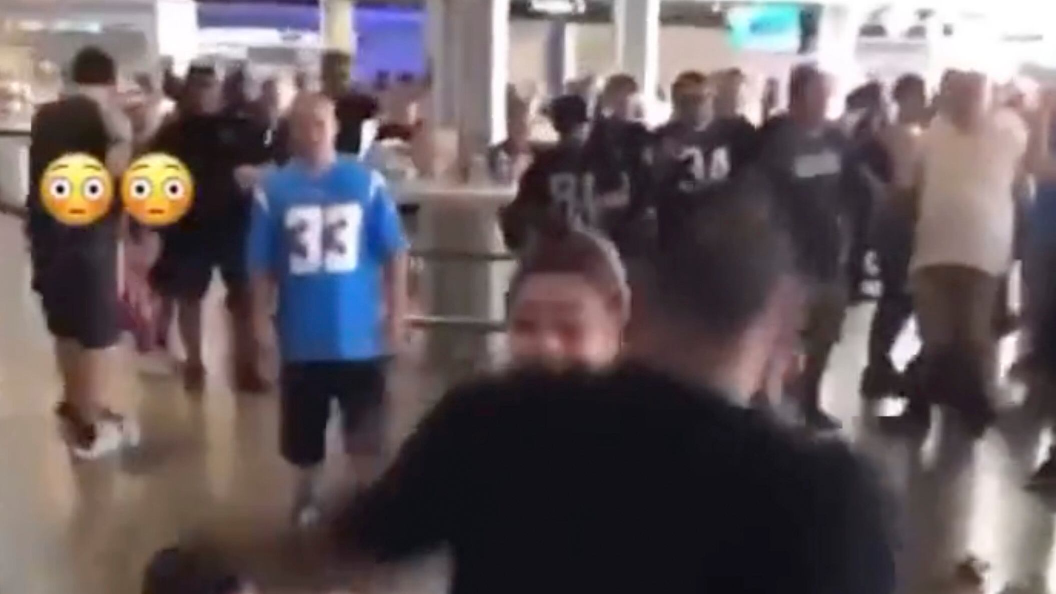 Así se pelearon en el SoFi Stadium.