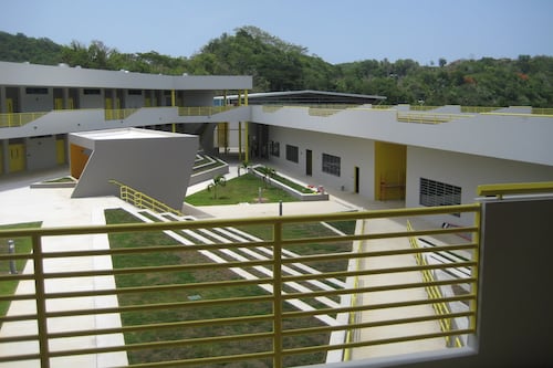 Padres denuncian incidente presuntamente con un arma en escuela de Corozal