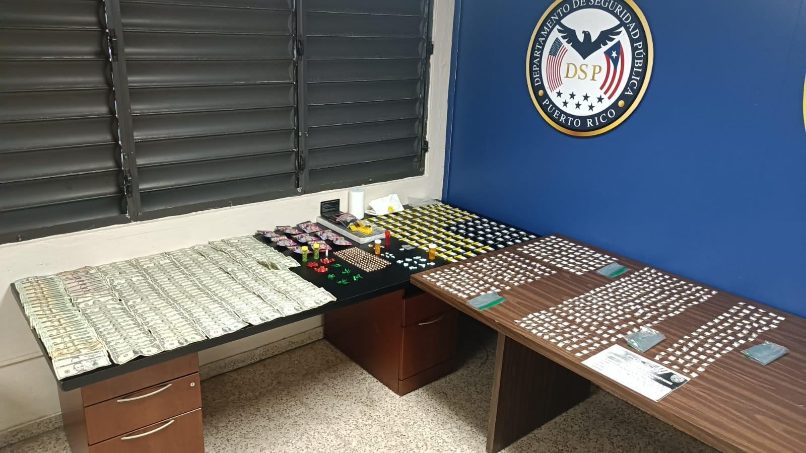 Policía arresta a siete personas en allanamientos en Cidra y Barrio Obrero.