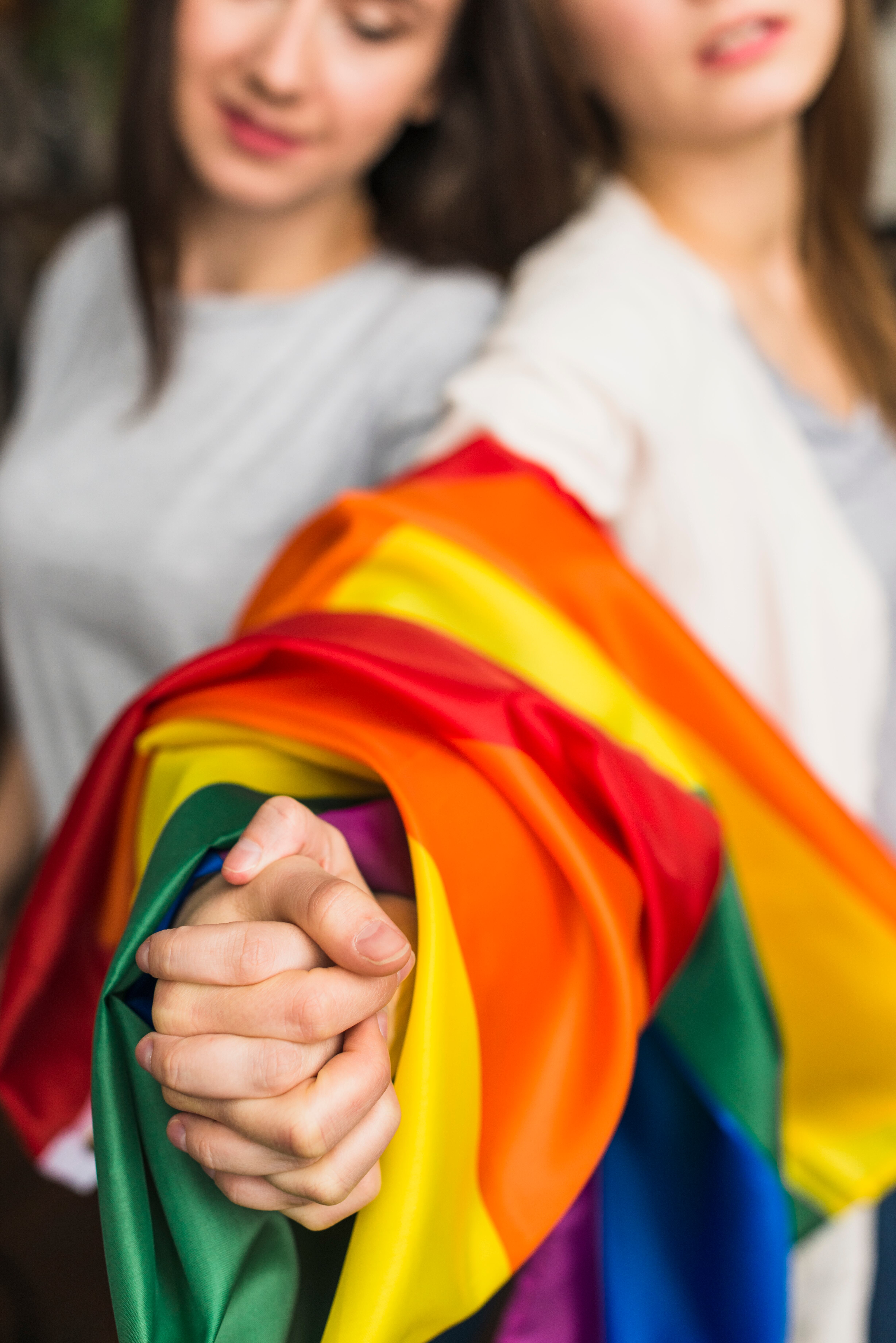 Pride es un festejo anual en muchos lugares del mundo para celebrar la diversidad sexual y de género, pero también es una forma de luchar por los derechos de las personas LGBT+ y abolir la desigualdad a la que se enfrentan. Foto: Freepik.