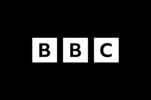 Director de la BBC renuncia tras polémica por edición de discurso de Trump