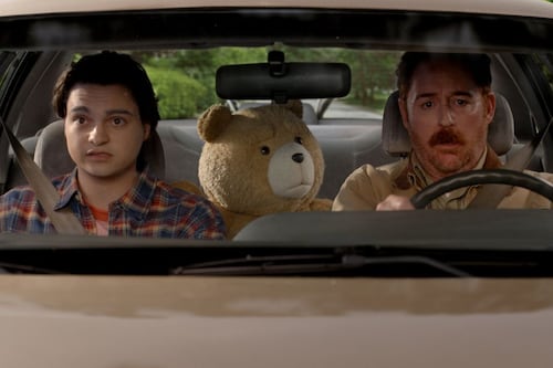 Más caos y riesgos más grandes: así regresa Ted en su segunda temporada