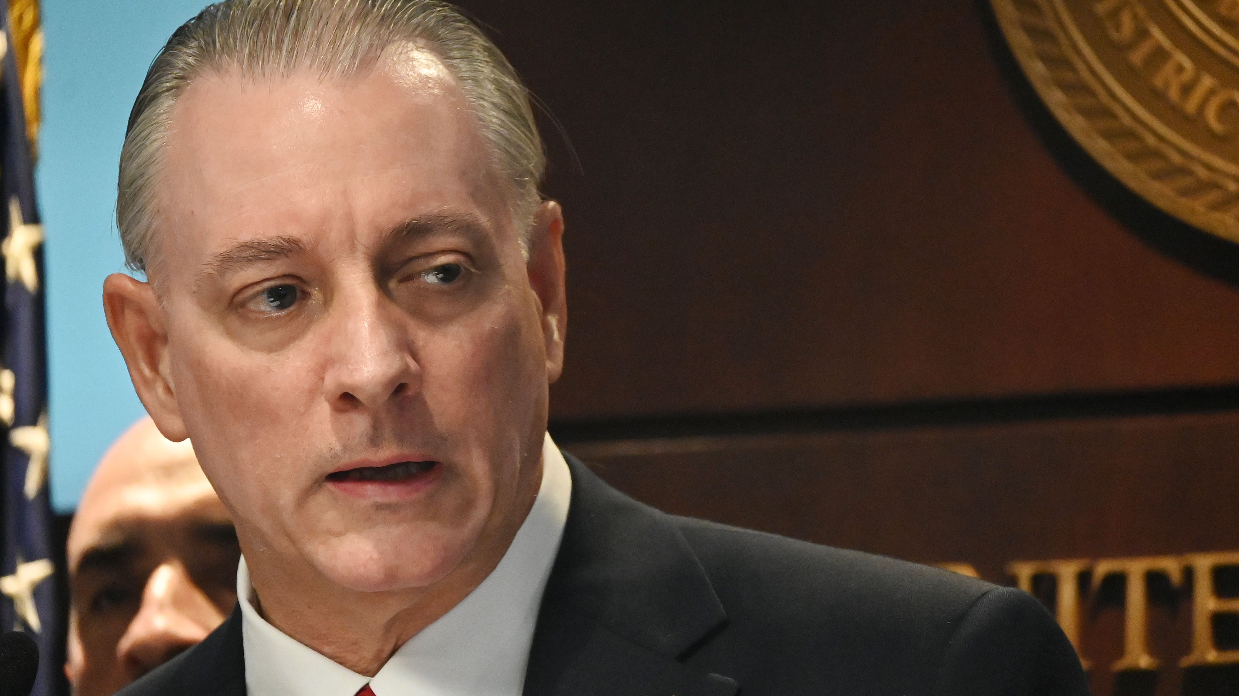 El fiscal federal, Stephen Muldrow, informa sobre el operativo federal, La familia no muere.