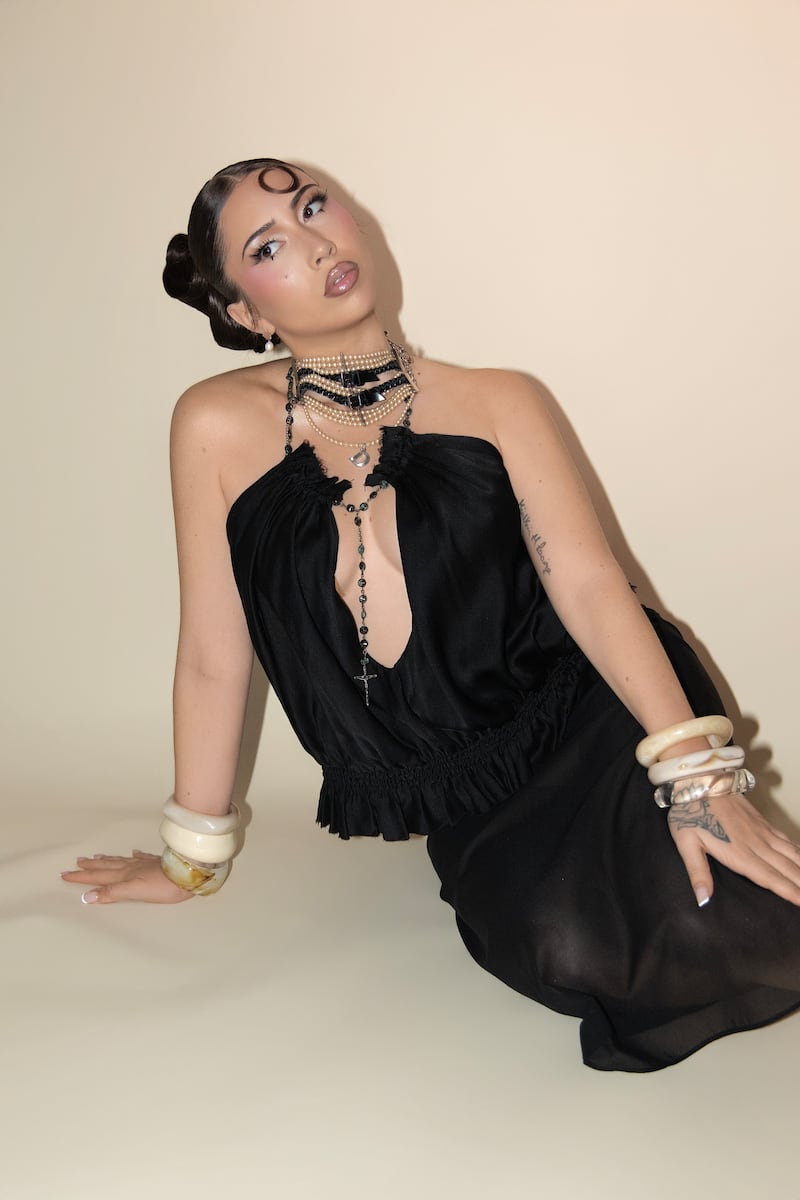 Kali Uchis concluye el 2025 con el esperado lanzamiento de “Muévelo”