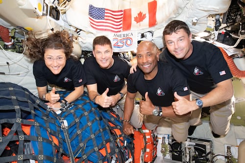 Artemis II inicia preparativos para su reingreso a la Tierra tras histórica misión lunar