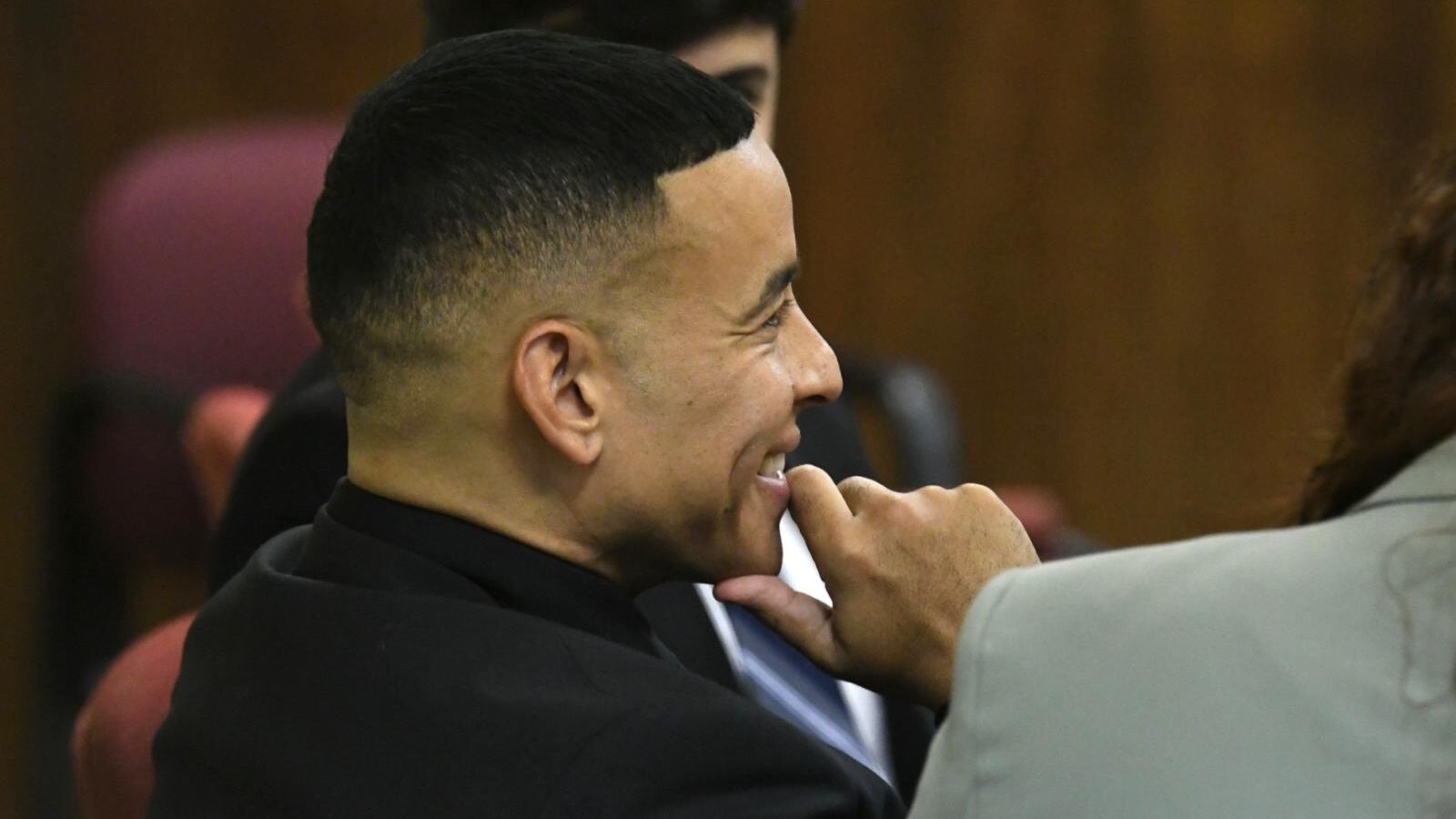 Daddy Yankee demanda a su esposa