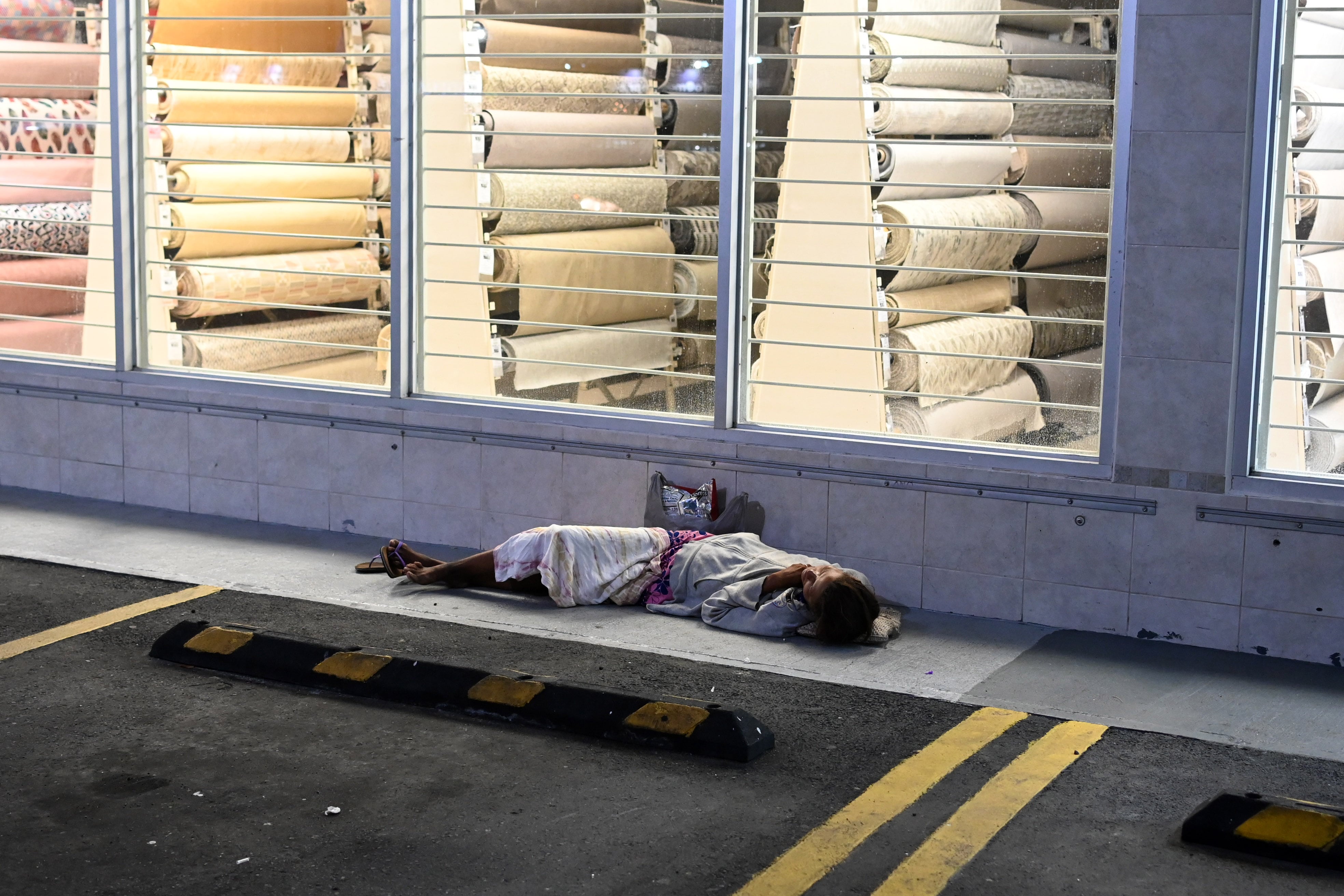 Ronda de servicios de Iniciativa Comunitaria a la población sin techo, en Rio Piedras. Metro PR 6 de septiembre de 2024