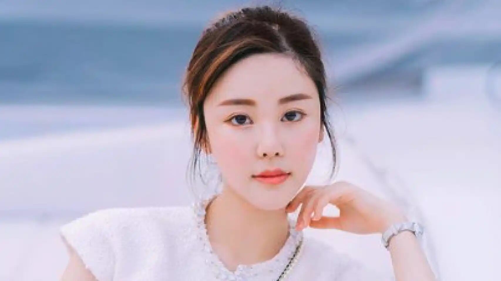 Abby Choi posa en su Instagram