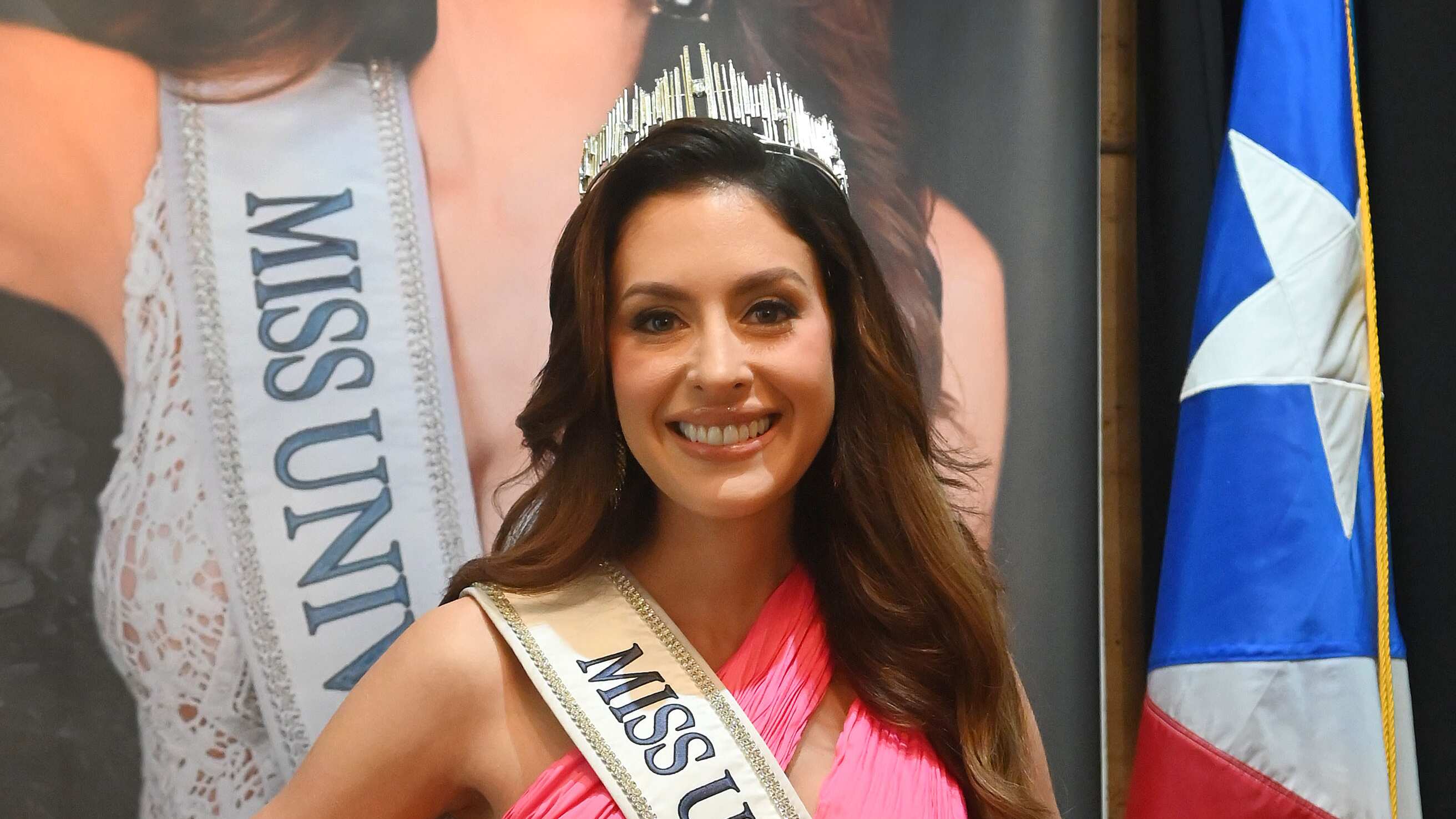 Cámara de Representantes le rinde homenaje a Miss Universe Puerto Rico, Jennifer Colön