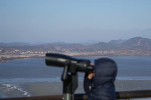 Corea del Norte lanza misiles balísticos hacia el mar antes de visita del presidente surcoreano a China