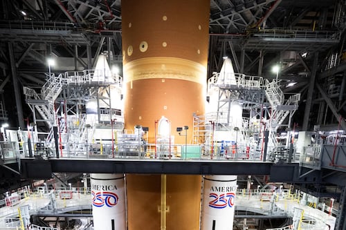 La NASA arranca el montaje de Artemis II para “histórico” lanzamiento tripulado a la Luna