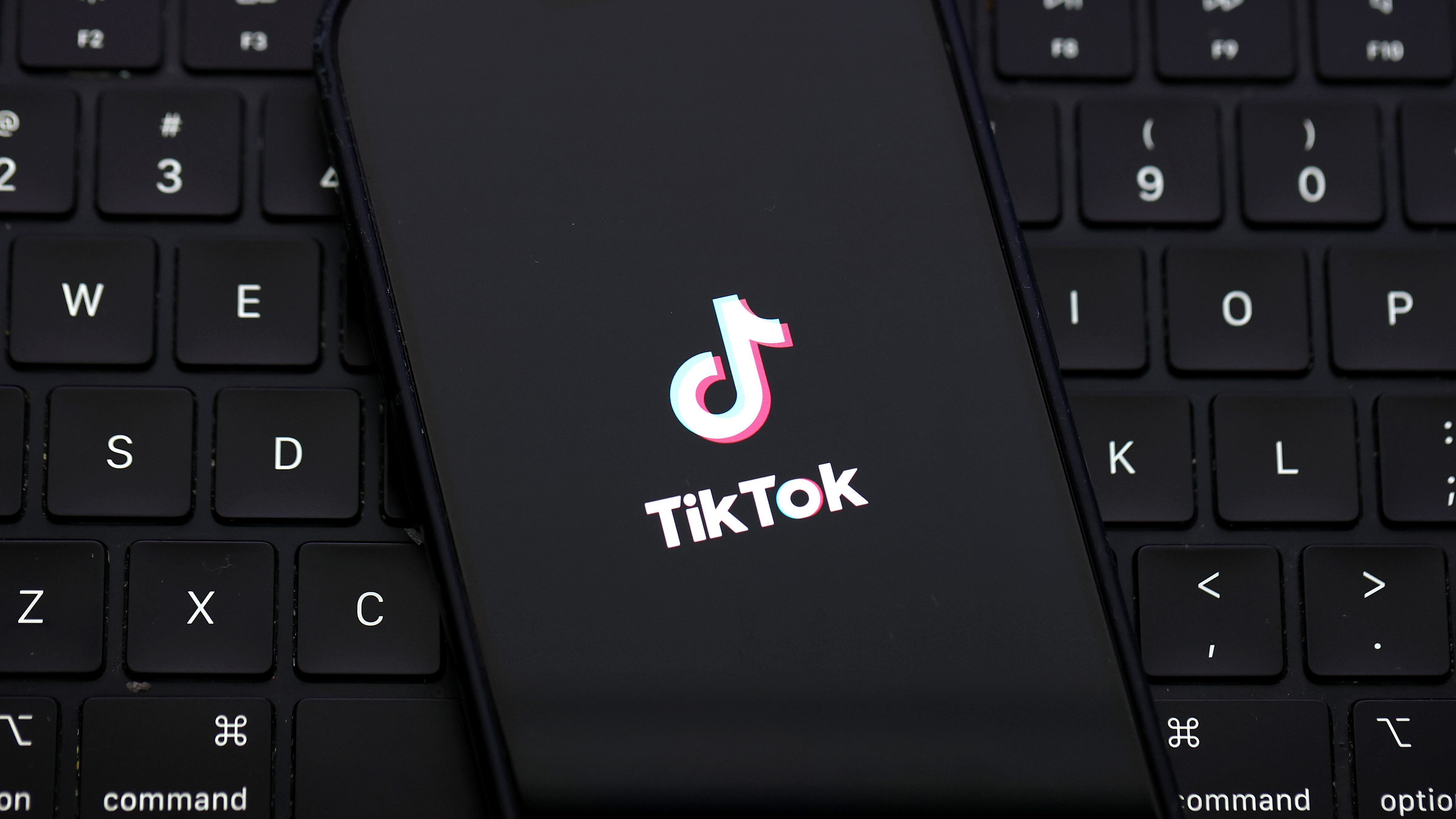 Hay más de 1,670 millones de cuentas de TikTok en todo el mundo. La población mundial es de aproximadamente 8,100 millones de personas.
