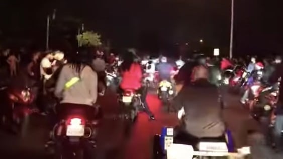 Rey Charlie da inicio a su corrida de Navidad