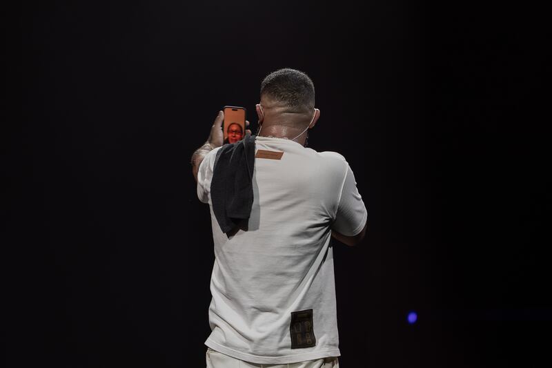 Eladio Carrión en el Coliseo de Puerto Rico.