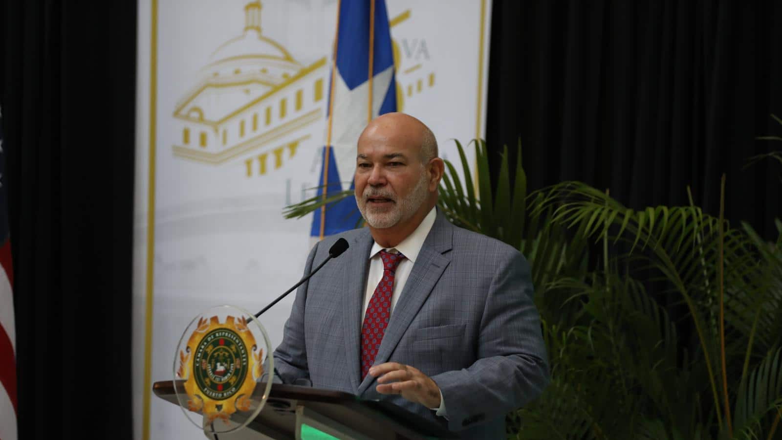 Carlos “Johnny” Méndez.