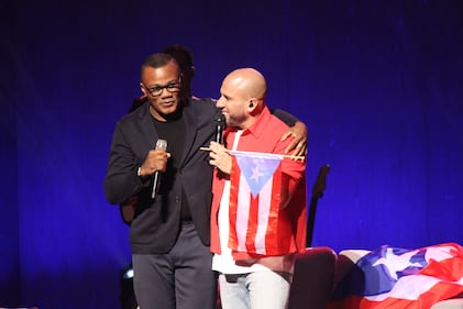 San Juan, P.R.- El invitado sorpresa de la noche lo fue el boxeador Félix "Tito" Trinidad, el cual fue recibido con una gran ovación. (2 de noviembre de 2025)