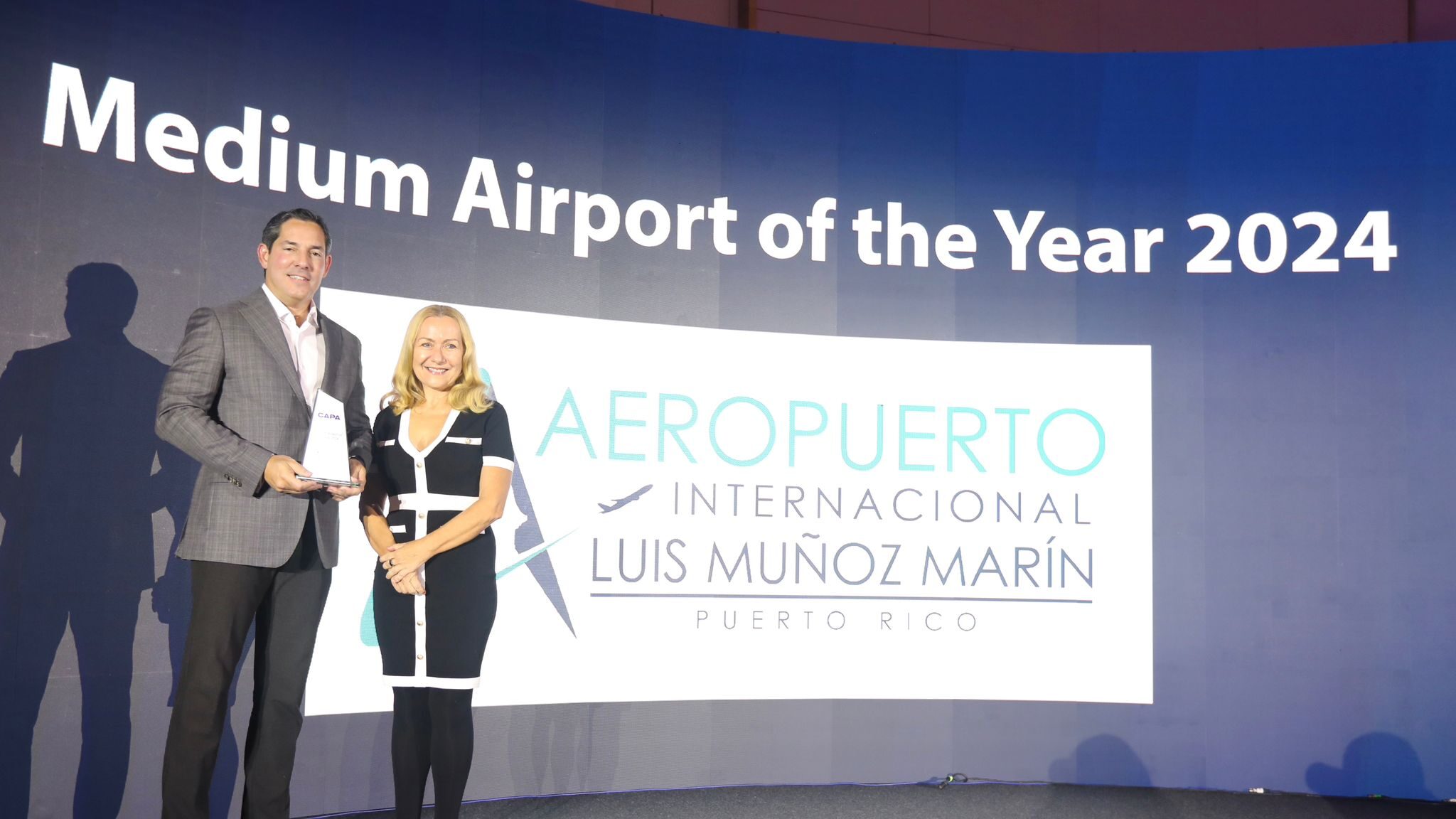 Exaltan al Aeropuerto Internacional Luis Muñoz Marín como el Aeropuerto Mediano del año 2024.