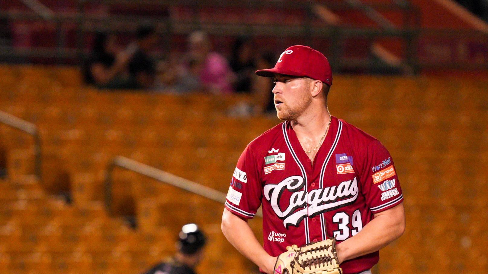 Derrick Adams de los Criollos de Caguas.
