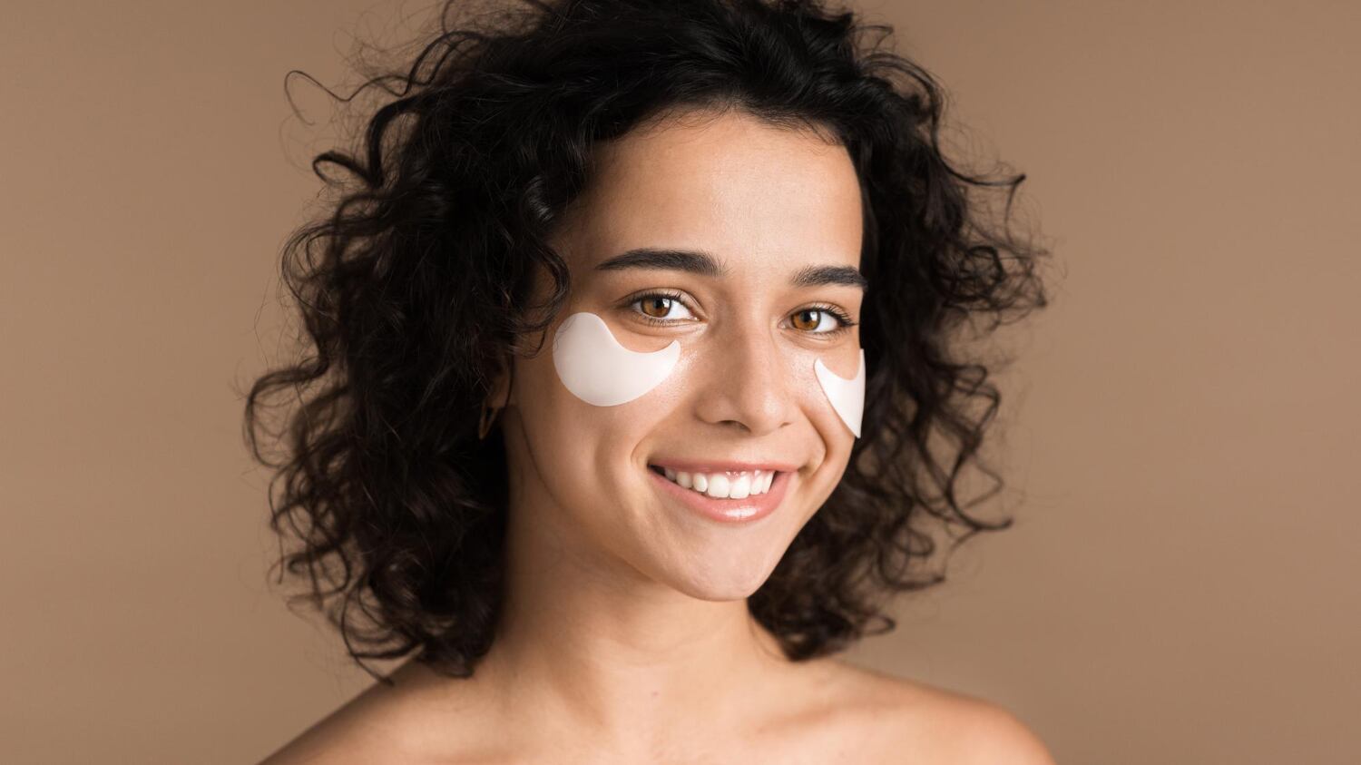 Aquí te mostramos una guía que te ayudará a cuidar de la salud de tu dermis y recomendaciones de productos para tu tipo de piel