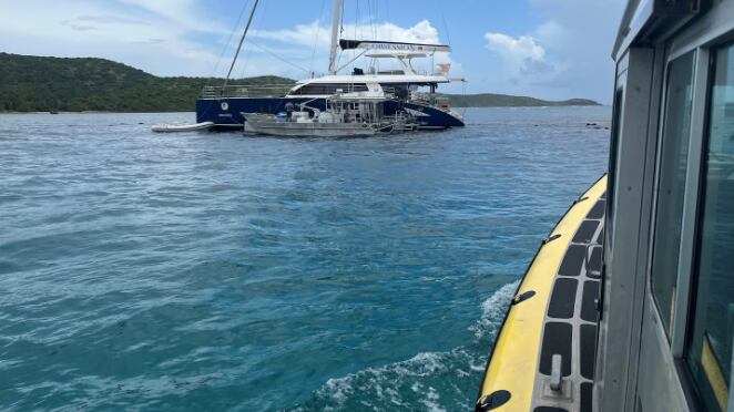 Velero encallado en Culebra