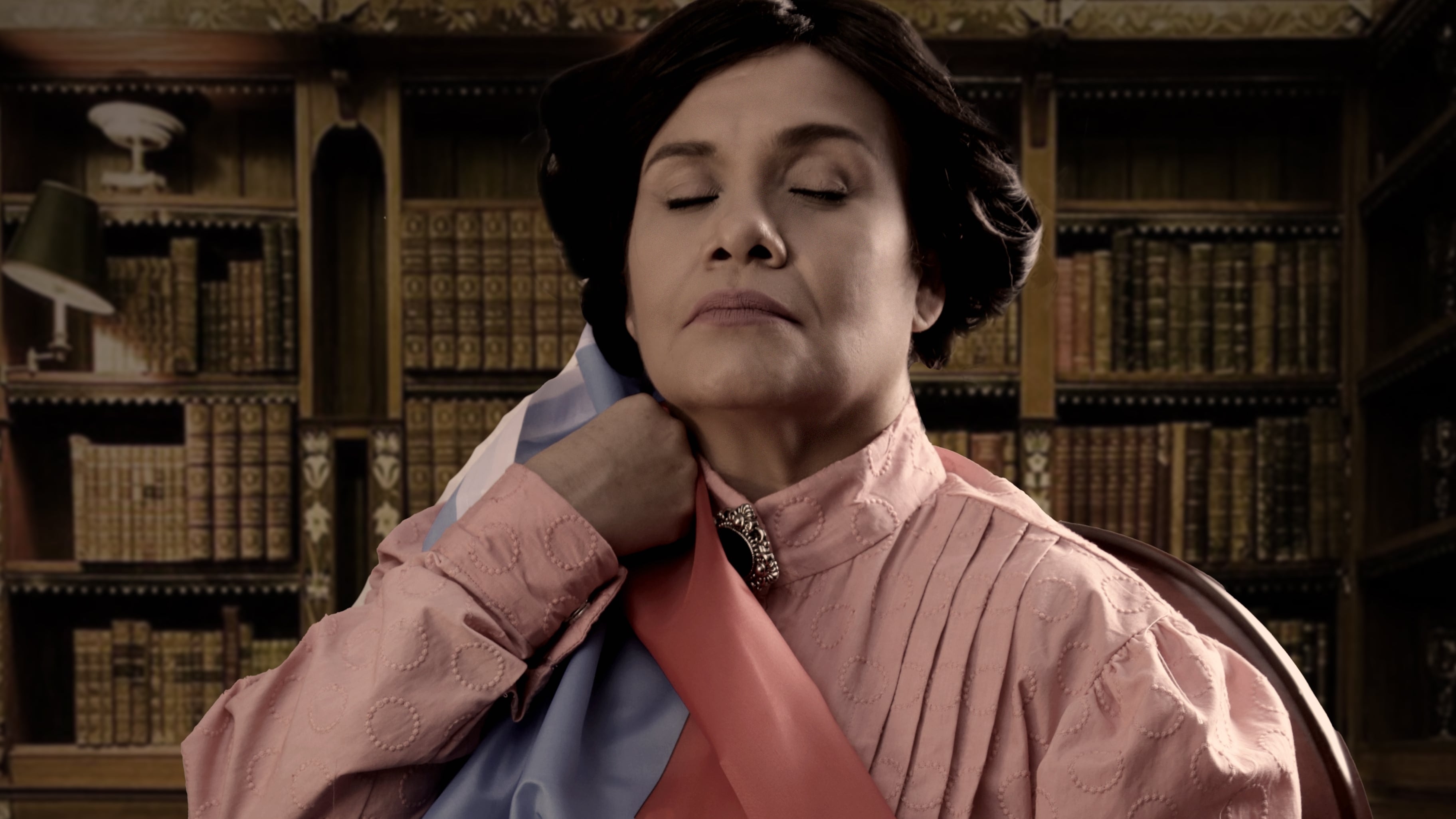 Ivonne Arriaga encarna a la poetisa Lola Rodríguez de Tió.