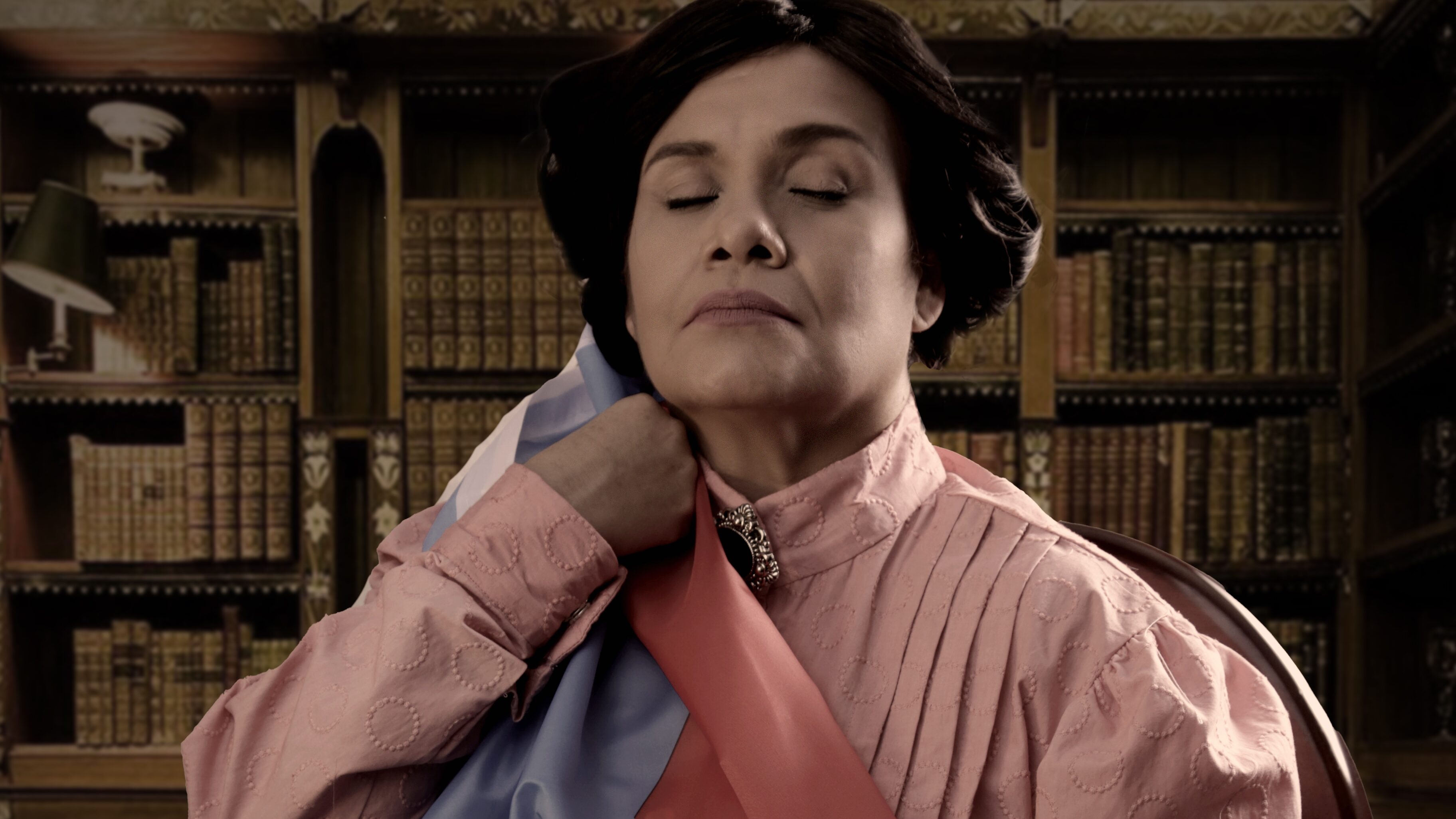 Ivonne Arriaga encarna a la poetisa Lola Rodríguez de Tió.