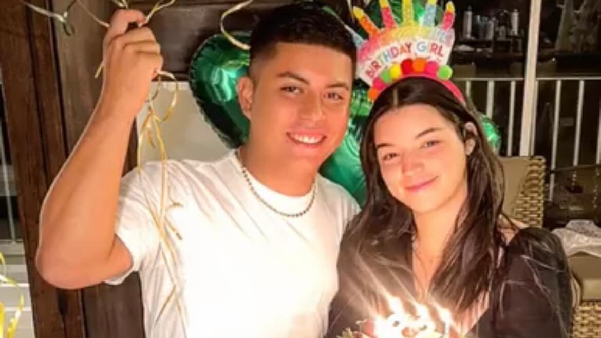 Hijo de Maripily sorprende a su novia.